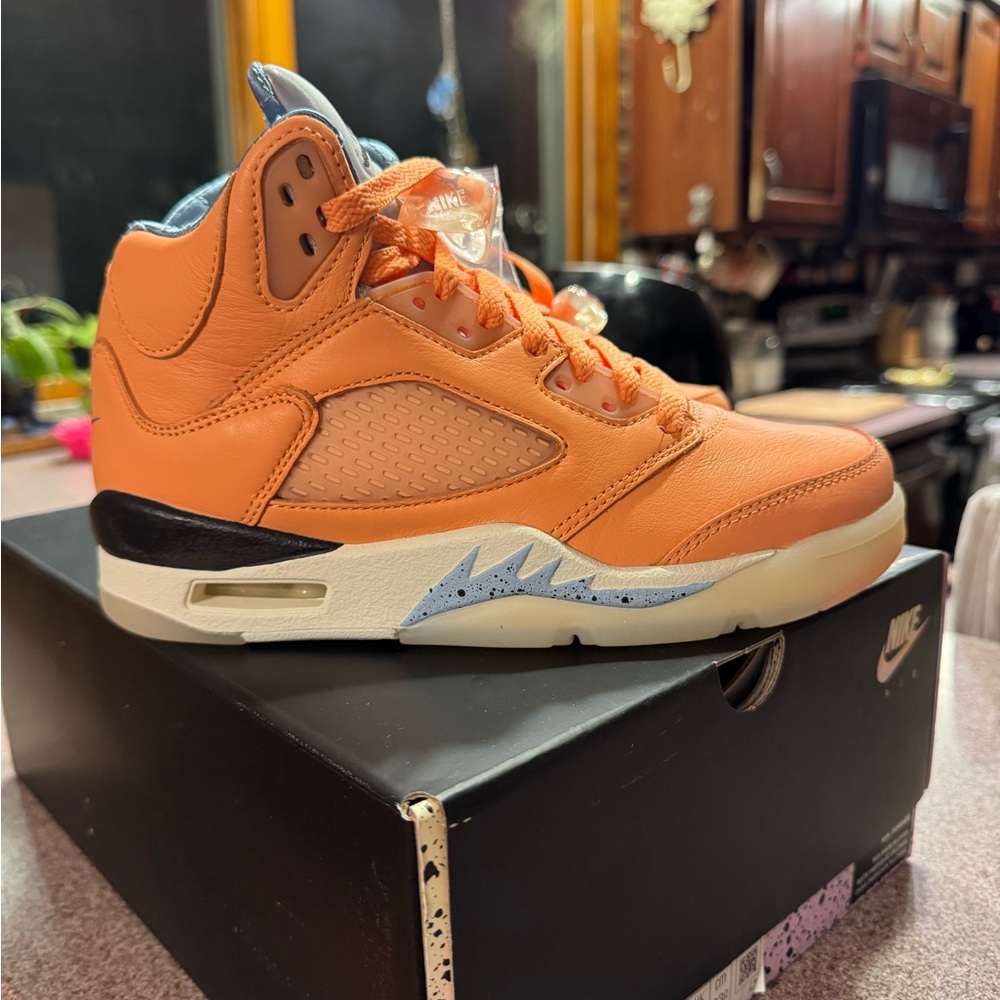 Jordan 5 RETRO DJ KHALED size 4 & 7.5 Crimson Bliss